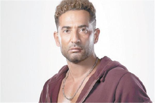 الفنان عمرو سعد