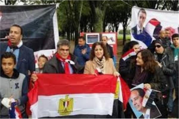 المصريون بالخارج