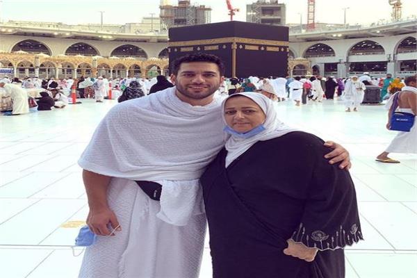 حسن الرداد ووالدته