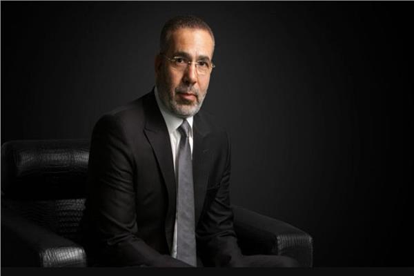 الكاتب مدحت العدل