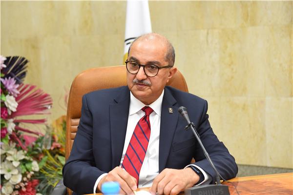 الدكتور طارق الجمال رئيس جامعة أسيوط
