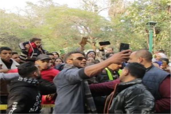 محمد رمضان وسط جمهوره بمحافظة الجيزة
