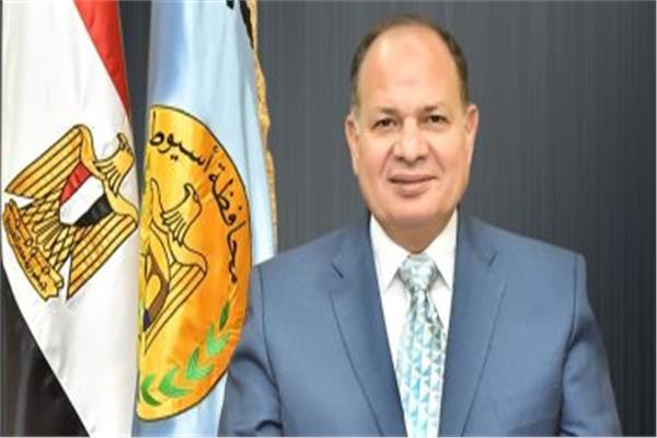 عصام سعد محافظ أسيوط 