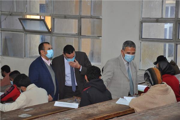 نواب رئيس جامعة كفرالشيخ يتفقدون سير الامتحانات