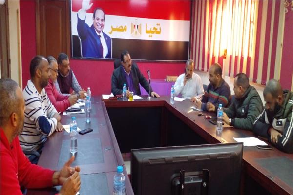 اجتماع تنسيقي لتوصيل الغاز الطبيعي لإحياء مدينة سفاجا