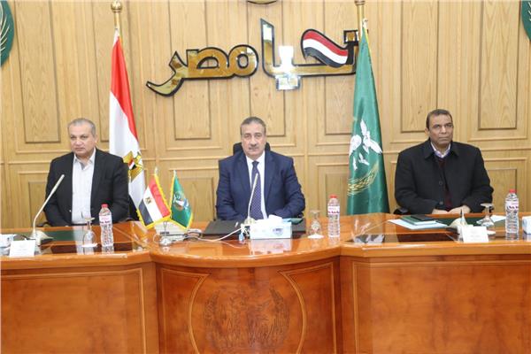  محافظ المنوفية خلال لقائه رئيس مجلس إدارة صندوق التنمية الحضرية