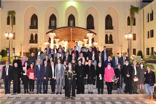  البابا تواضروس يلتقي أساتذة الدراسات القبطية من الجامعات المصرية