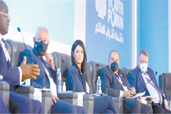 جانب من إحدى جلسات منتدى شباب العالم