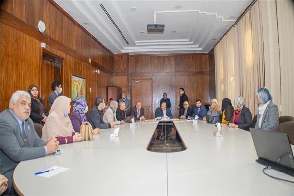 رئيس جامعة طنطا يستقبل وفدًا من شركة QSI 