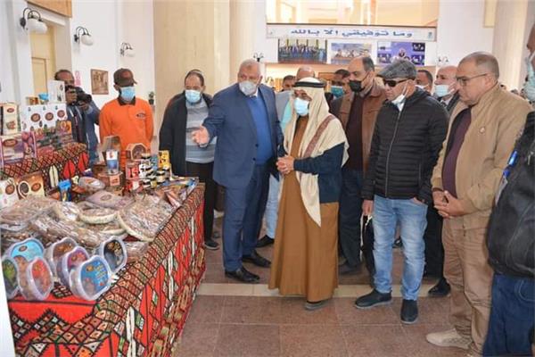 محافظ الوادي الجديد يستقبل وفد الهيئة العربية للاستثمار والإنماء الزراعي بدولة الامارات 