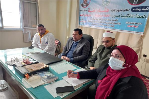 قافلة سكانية شاملة لتقديم الخدمات الأهالى  قرية إفلاقة بالبحيرة 