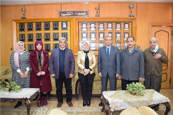 تفعيل إدارة الوافدين ومناقشة اوجه رعاية وجذب الوافدين بكلية الهندسة الالكتروني