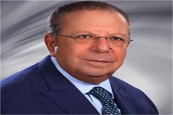 محمد عبد العال الخبير المصرفي