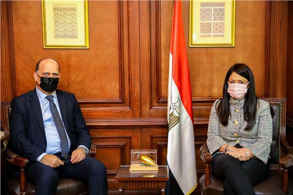 وزيرة التعاون الدولي والسفير التونسي