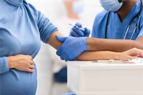 خصوبة النساء لا تتأثر بالتطعيم ضد كورونا واللقاحات تحمي الأم والجنين