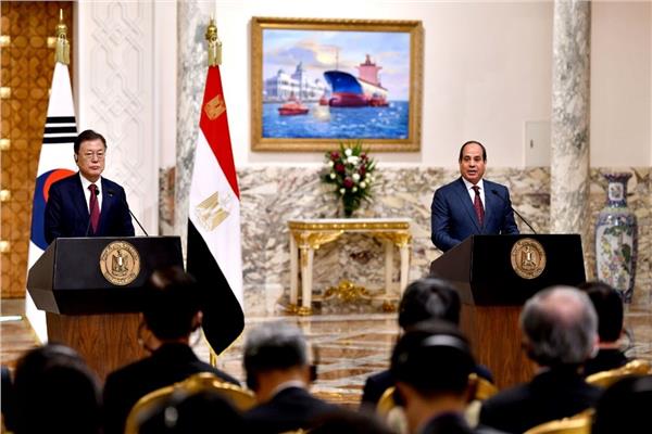 الرئيس عبد الفتاح السيسي ونظيره الكوري الجنوبي خلال المؤتمر الصحفي