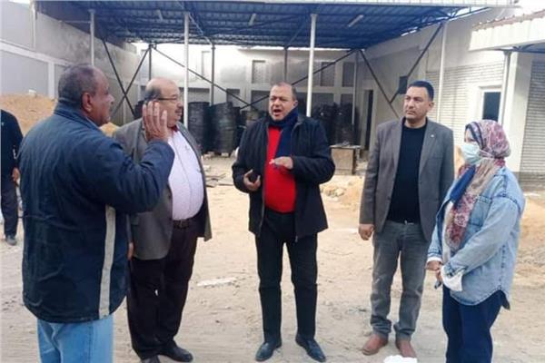 رئيس مياه المنيا يتفقد ورشتي الاغطية