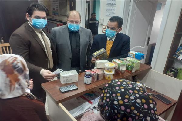 ضبط مركز تجميل وعلاج طبيعي غير مرخص يديره منتحل صفة طبيب ببني سويف