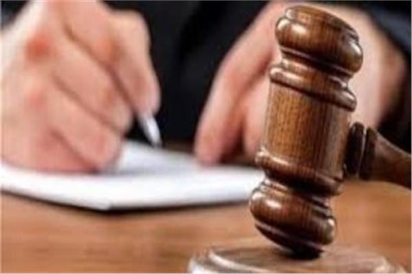 السجن المشدد 3 سنوات لـ3 متهمين في القضية المعروفة إعلاميا بـ"رشوة البترول"