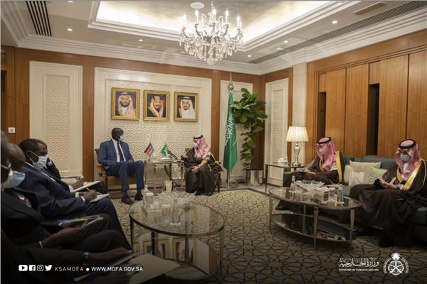 خادم الحرمين يتلقي رسالة من رئيس جنوب السودان 