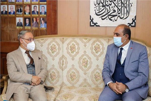 رئيس جامعة طنطا يهنىء مدير أمن الغربية 
