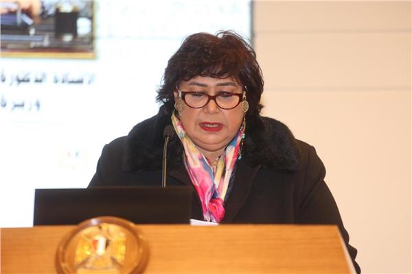 الفنانة الدكتورة ايناس عبد الدايم وزيرة الثقافة