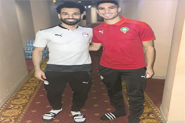 أشرف حكيمى نجم المغرب مع الأسطورة صلاح