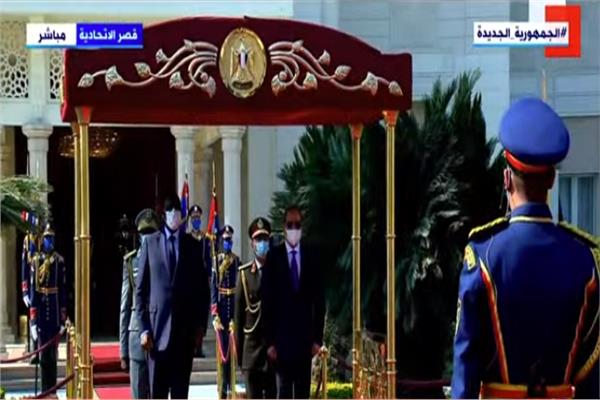  الرئيس السيسي يستقبل نظيره السنغالي بقص الاتحادية