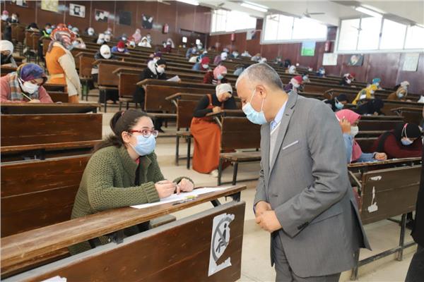 امتحانات الفصل الدراسى الأول