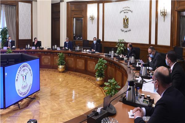 مدبولى يكلف بتشكيل مجموعة عمل تختص بحل مشكلات المستثمرين