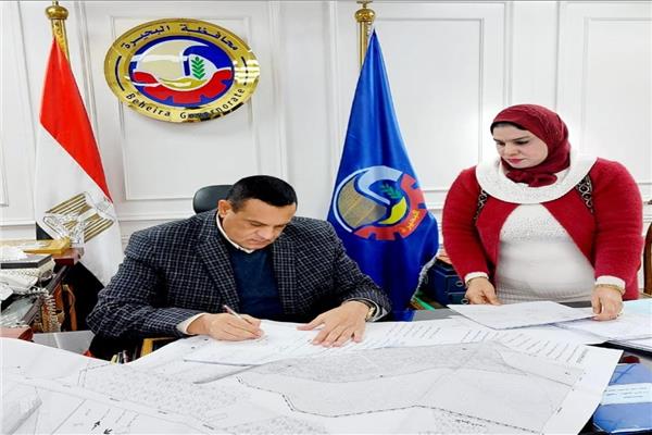 محافظ البحيرة