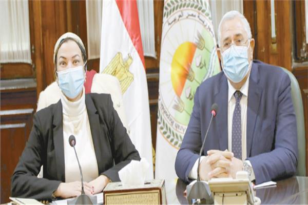 وزيرا الزراعة والبيئة خلال الإجتماع