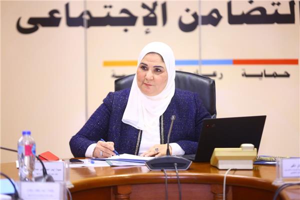  وزيرة التضامن تشهد إحتفالية إعادة إعمار قرية المنصورية بأسوان