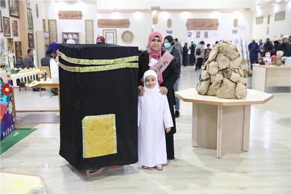 مجسم للجامع الأزهر والكعبة بجناح الأزهر بمعرض القاهرة للكتاب