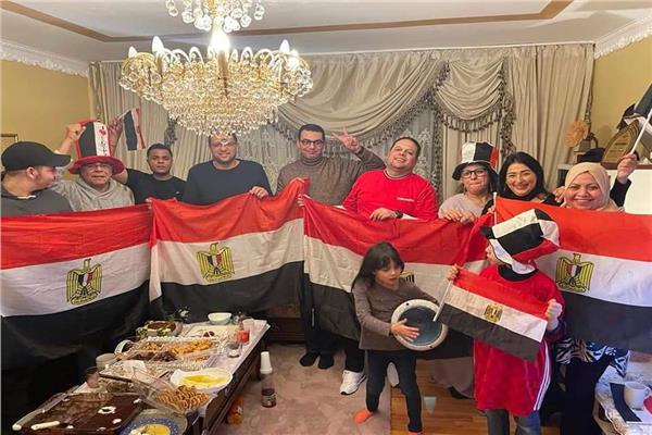 الجالية المصرية بالمانيا تحتفل بفوز منتخب مصر
