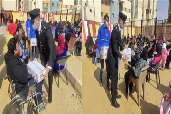 قافلة إنسانية لتوزيع المساعدات 