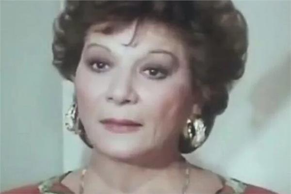 عايدة عبد العزيز