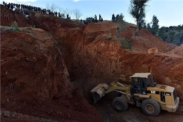 صورة من جهود إنقاذ الطفل ريان
