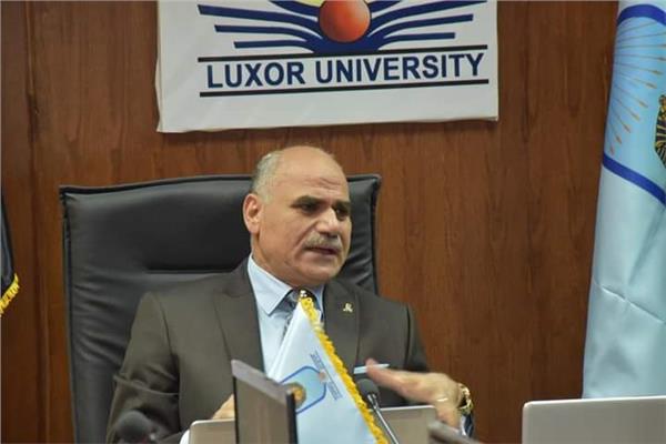 الدكتور محمد محجوب عزوز رئيس جامعة الاقصر
