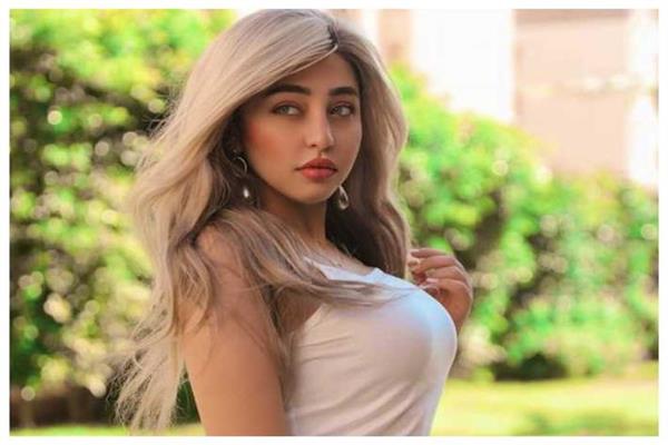 فتاة التيك التوك ريناد عماد