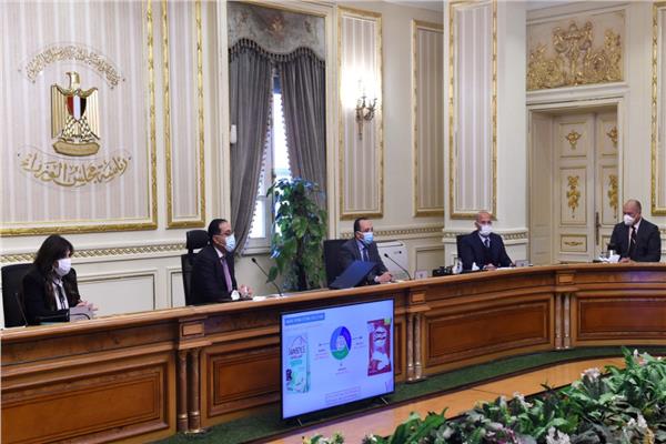 رئيس مجلس الوزراء يلتقى مسئولى شركة أمريكية متخصصة في مجال حماية البيئة