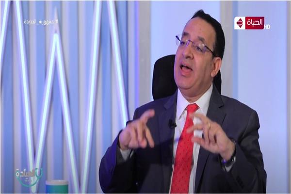 الدكتور رأفت يوسف شحاته ستاذ الإدارة وعلم النفس