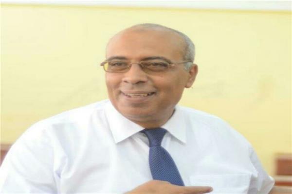 د. أحمد سلامة الاستاذ بكلية العلوم جامعة بورسعيد 