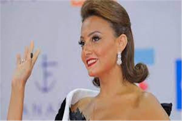 الفنانة بشرى