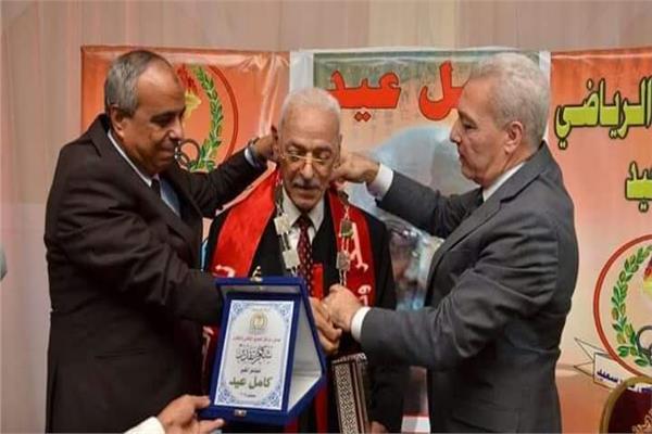 عم كامل عيد شاعر المقاومة الشعبية 