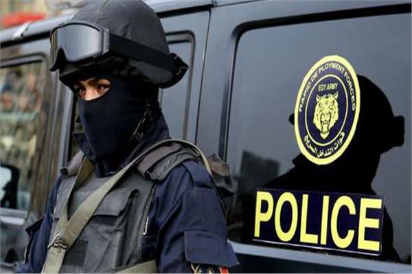 لانتحالهم صفة ضباط شرطة.. المشدد 10سنوات لتاجر سيارات وحلاق ببنها