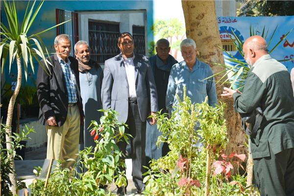  نباتات حجازة قبلي الثانوية يفوز بالمركز الأول بقنا في مسابقة أجمل مشتل تعليمي 