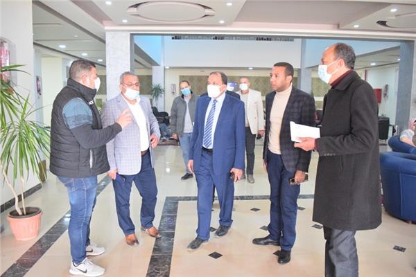 رئيس جامعة بني سويف يعلن تحقيق إنجاز ملحوظ في معدلات إنشاء  وتجهيز الجامعة الأهلية