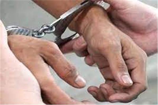 المدمن عذب ابنته حتى الموت 