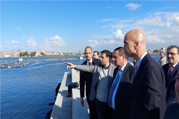 محافظ البحيرة وقنصل عام دولة فرنسا يتفقدان ميناء الصيد برشيد